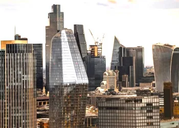 Millionaires Leaving UK at Rate 10x Faster than Russia