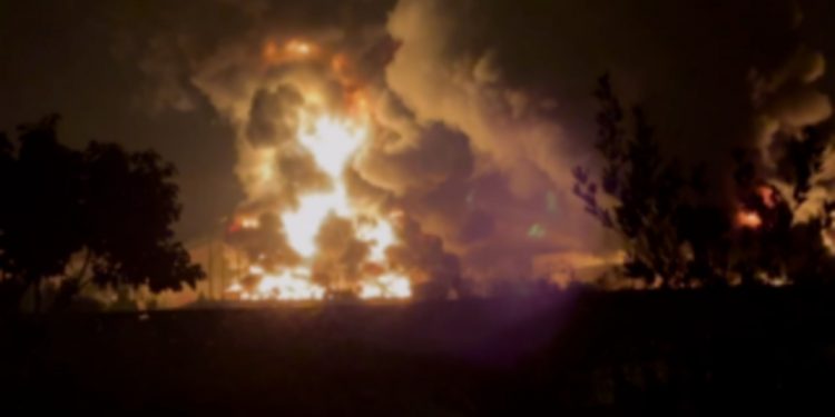 Israeli Strike on Oil Depot in Tehran Suburb Ignites Huge Blaze