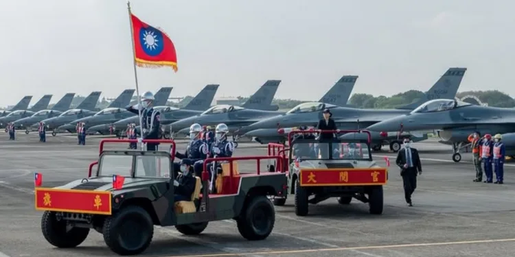 Taiwan Forms First HIMARS Unit