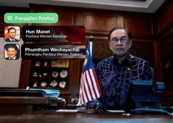 Malaysian PM Anwar Ibrahim Facilitates Thailand-Cambodia Ceasefire Talks in Putrajaya