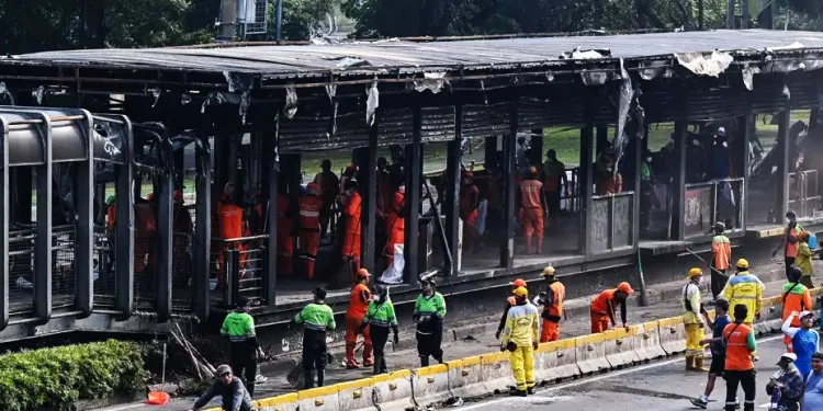 Jakarta Riots: 22 TransJakarta Bus Stops Damaged, Losses Reach IDR 55 Billion, 1,240 Rioters Arrested