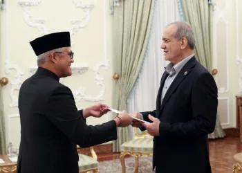 President Pezeshkian Urges Unity Among Islamic Nations to Confront Common Enemies