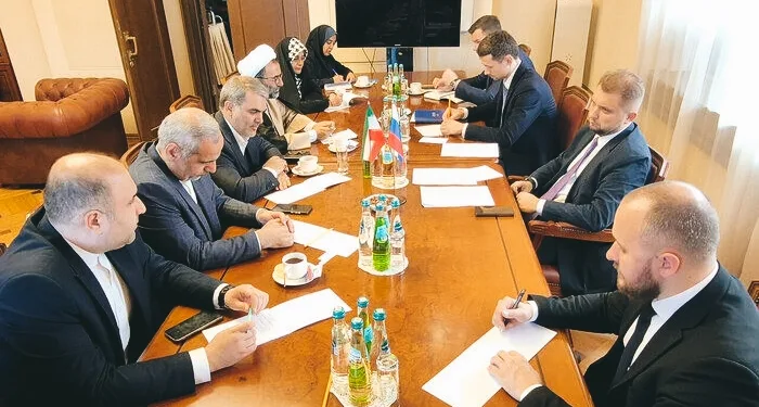 Iran, Russia Vow to Deepen Cooperation
