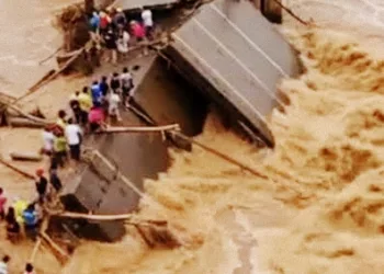 Sumatra Disaster Update: 174 Dead as Flash Floods and Landslides Devastate Three Provinces