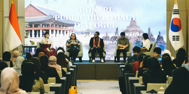 Empowering Youth in Korea–Indonesia Public Diplomacy 1 Empowering Youth in Korea–Indonesia Public Diplomacy