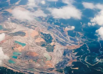 Thousands of Abandoned Coal Mine Pits in Kalimantan, State Looks Away