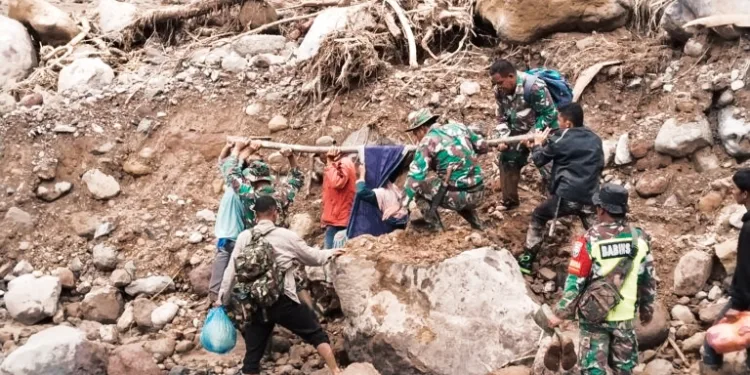 Sumatra Disaster Update: 990 Dead, 222 Missing, Nearly One Million Displaced