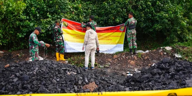 1,430 Tons of Illegal Coal Seized in Sumatra