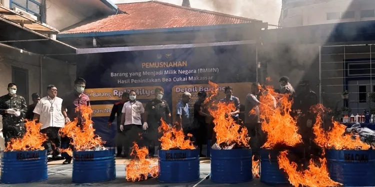 13.88 Million Illegal Cigarettes Destroyed in South Sulawesi