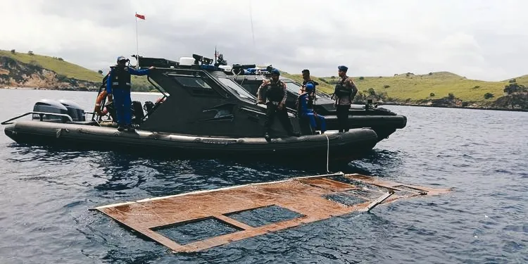 Tourist Boat Sinks in Labuan Bajo, Four Spanish Nationals Missing