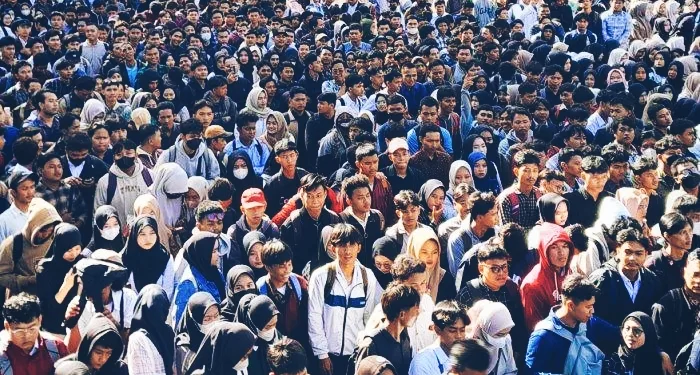 Indonesia’s Job Market Crisis Deepens
