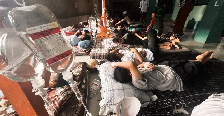 Indonesia’s Free School Meals Turn Disaster