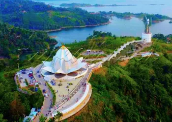 Not Just a Mosque: Al Kamil Jatigede, a Place of Worship and Religious Tourism in Indonesia