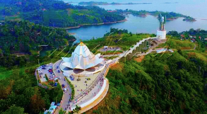 Not Just a Mosque: Al Kamil Jatigede, a Place of Worship and Religious Tourism in Indonesia