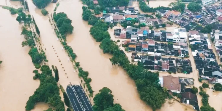 Asia Disaster: Flooding Spreads, Jakarta City Edges to Sinking