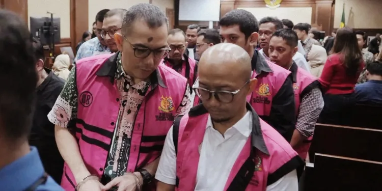 Indonesia Robbed: Pertamina Oil Scandal Costs Nation $17 Billion