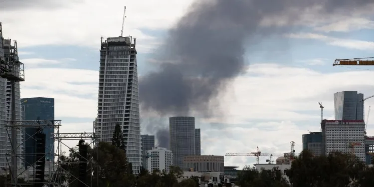 Iran Missile Barrage Shakes Tel Aviv, IRGC Vows Retaliation Will Continue