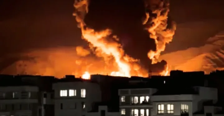 Israel Growing Weaker: Iranian Cluster Bomb Missile Strikes Tel Aviv, Casualties Begin to Mount