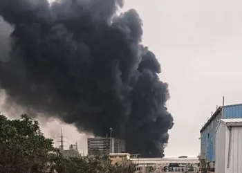 Israel on the Brink: Massive Iranian Missile Barrage Engulfs Tel Aviv in Fire