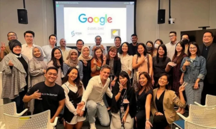 Tracing the Career Journey of Meutia Adryana: From Digital Marketer to STEB Group Founder 1