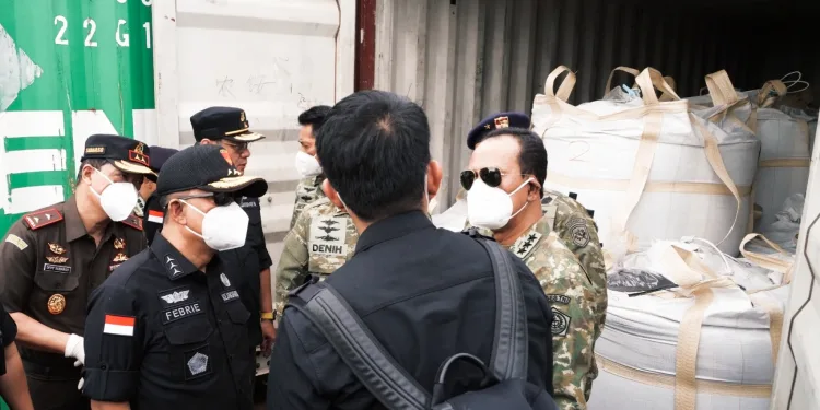 Authorities Foil Alleged Smuggling of Indonesia’s Rare Earth Minerals Through Batam