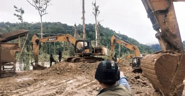 Papua Forests Plundered: Four Chinese Nationals Charged in Illegal Gold Mining Case