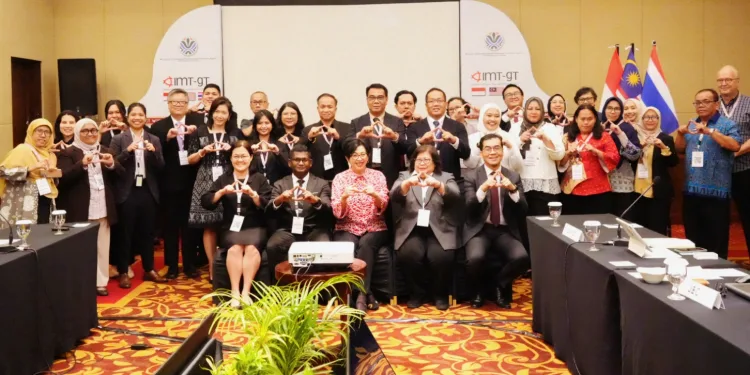 Indonesia Leads Regional Green Alliance Against Cross-Border Pollution