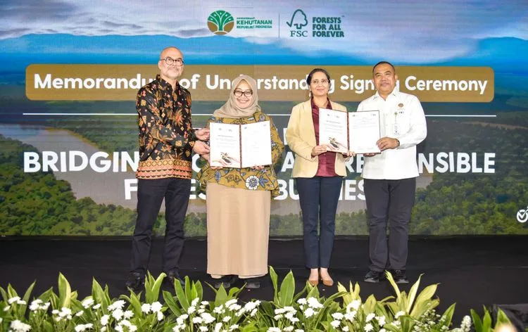 Indonesia, FSC Seal Landmark Deal to Boost Sustainable Timber Trade and Global Market Access 2 Indonesia, FSC Seal Landmark Deal to Boost Sustainable Timber Trade and Global Market Access 1