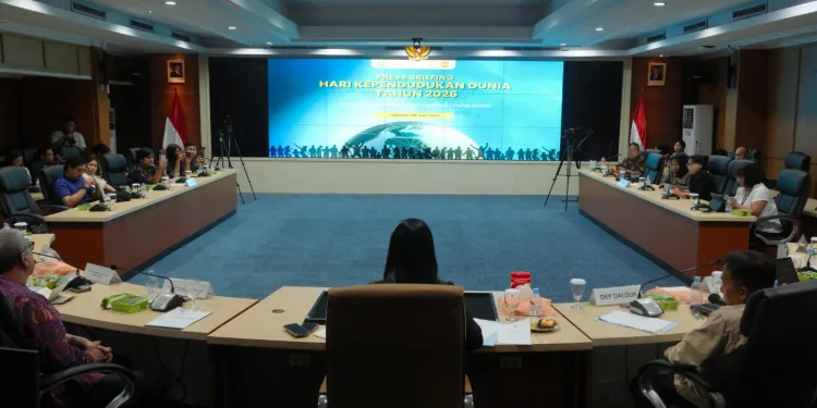 Young Indonesians Want Families—but Economic Insecurity Is Holding Them Back