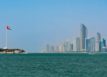 UAE Defies Crisis, Economy Stands Strong
