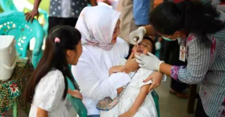 Indonesia Expands Child Immunization Coverage 1 Indonesia Expands Child Immunization Coverage