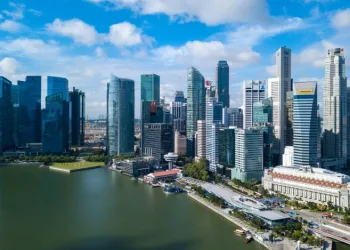 Singapore’s AI Surge Shields Economy From Global Storms